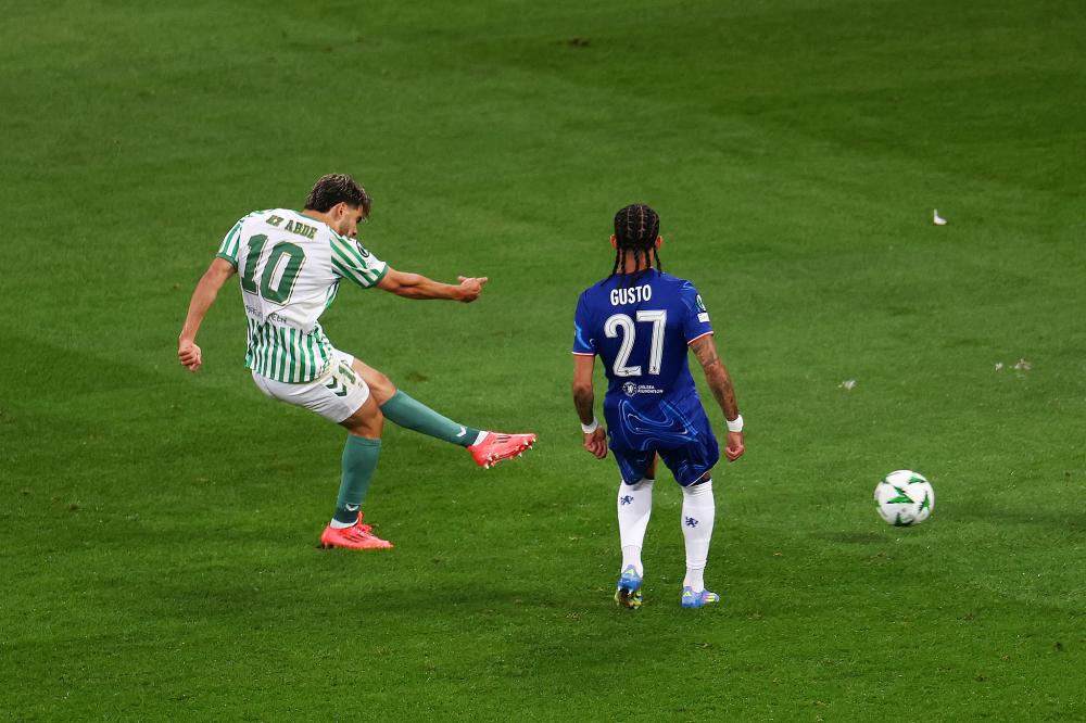 布莱顿老板被其公司一名前雇员指控，运营6亿镑秘密赌球集团