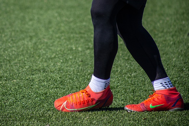 每体：桑托斯欠290万欧无力偿还，巴萨或借此机会锁定苏扎